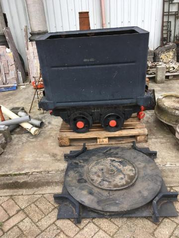 cast iron minecar with turntable