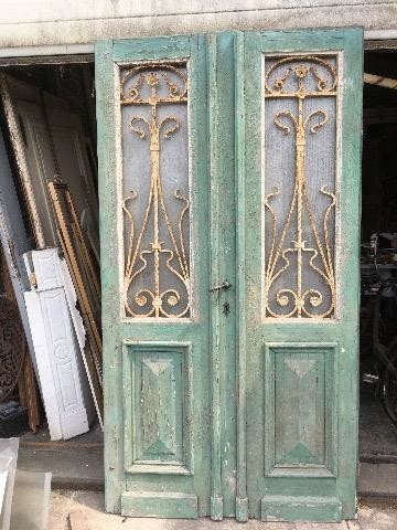 Double entrance door