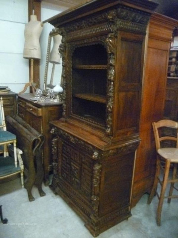 French hunting cabinet 2 door vitrine