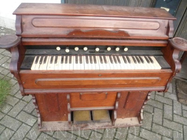 harmonium pump organ