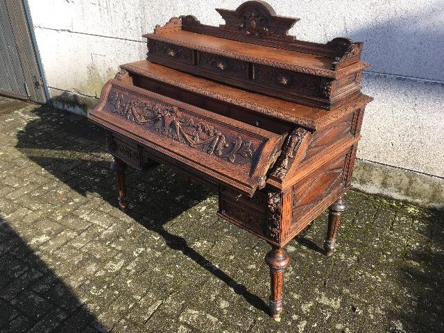 Hunting style desk oak