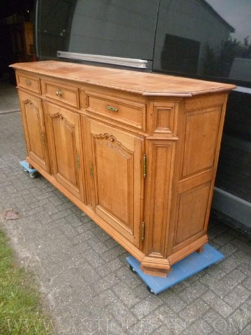 oak 3 door dresser